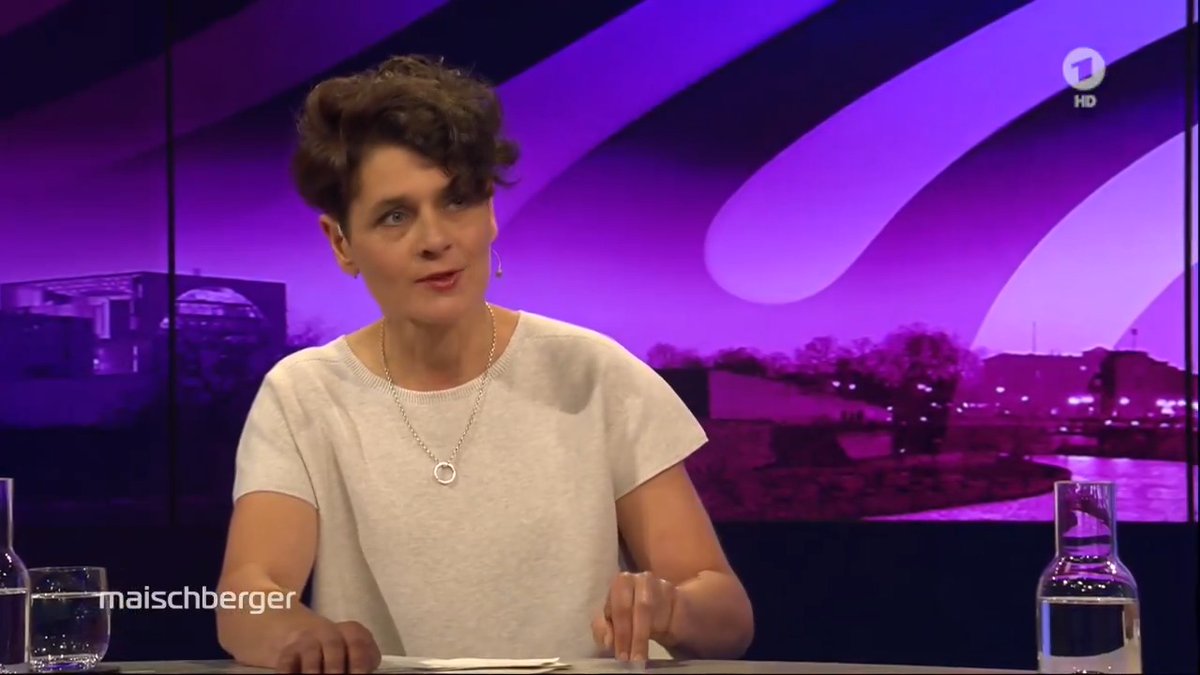 Anna Lehmann (Anna Lehmann, taz) bei #maischberger: „Die #AfD ist die reale Gefahr von rechts. Und die #Regenbogenfahne steht für all das, wofür die AfD nicht steht: für Akzeptanz, für Vielfalt, für Toleranz. Eigentlich müsste Julia #Klöckner sie jeden Tag hissen.“