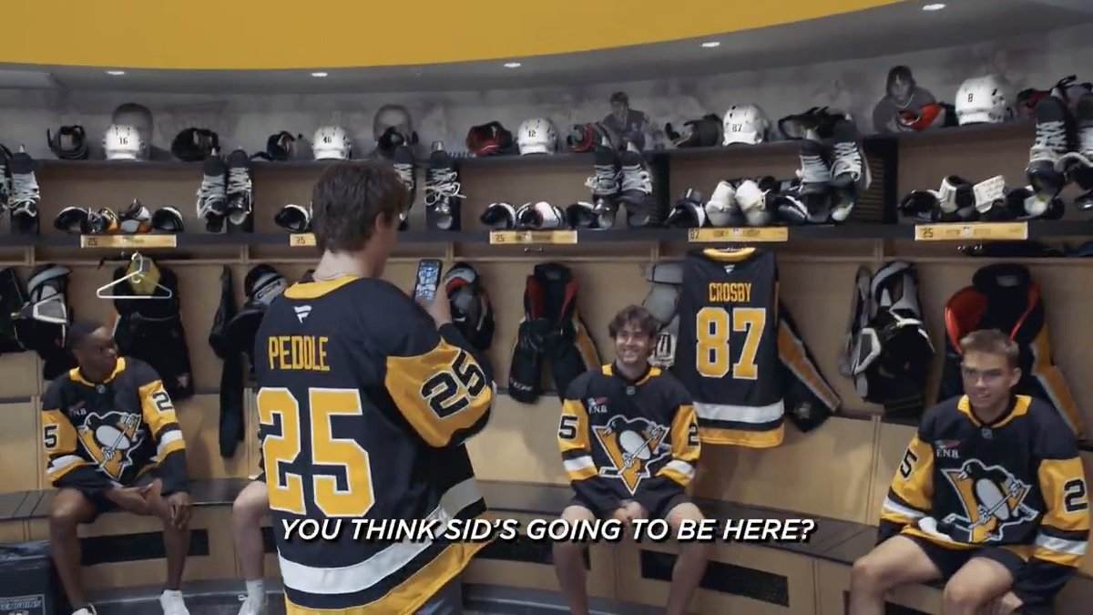 Geeking out over Sidney Crosby. Penguins draft picks... they're just like us 🤣