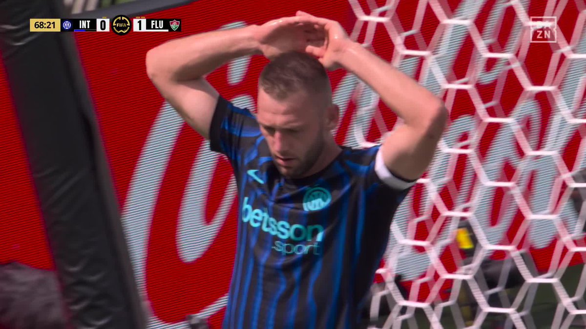 Stefan de Vrij ini lho ya 😹 ❌ cetak gol buat Inter Milan ✅ clearance buat Fluminense