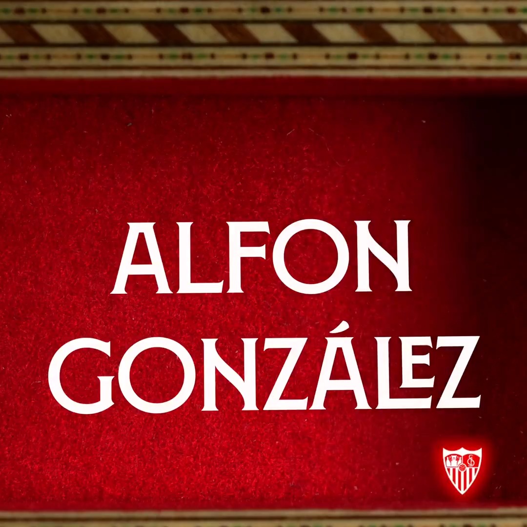🖊️ Alfon, primera incorporación para la temporada 2025/26. ♟️ ¡Bienvenido a tu casa! ⚪️🔴 #WeareSevilla