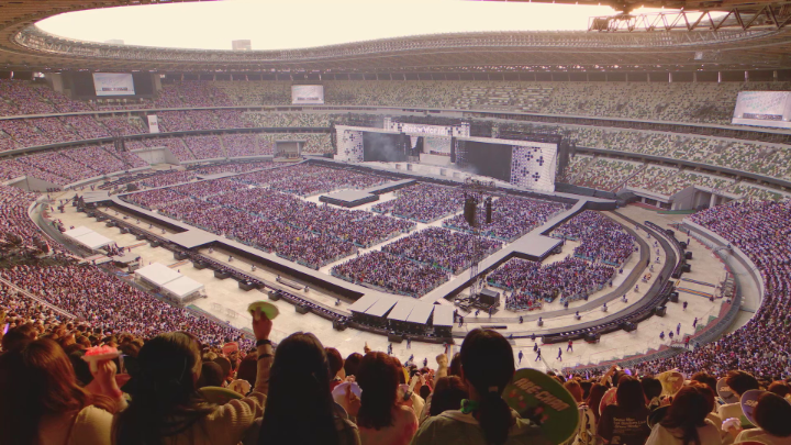みんな、準備OK？ 会場に鳴り響くOverture。会場のボルテージも開演から最高潮に！ #ネトフリでSnowWorld #SnowMan #SnowWorld #SnowManスタジアムライブ