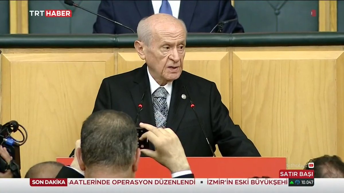 🔴 MHP Genel Başkanı Devlet Bahçeli: "Sözde mizah dergisinde Efendimiz Resulullah'a yapılan iğrenç saldırıyı nefretle lanetliyorum."