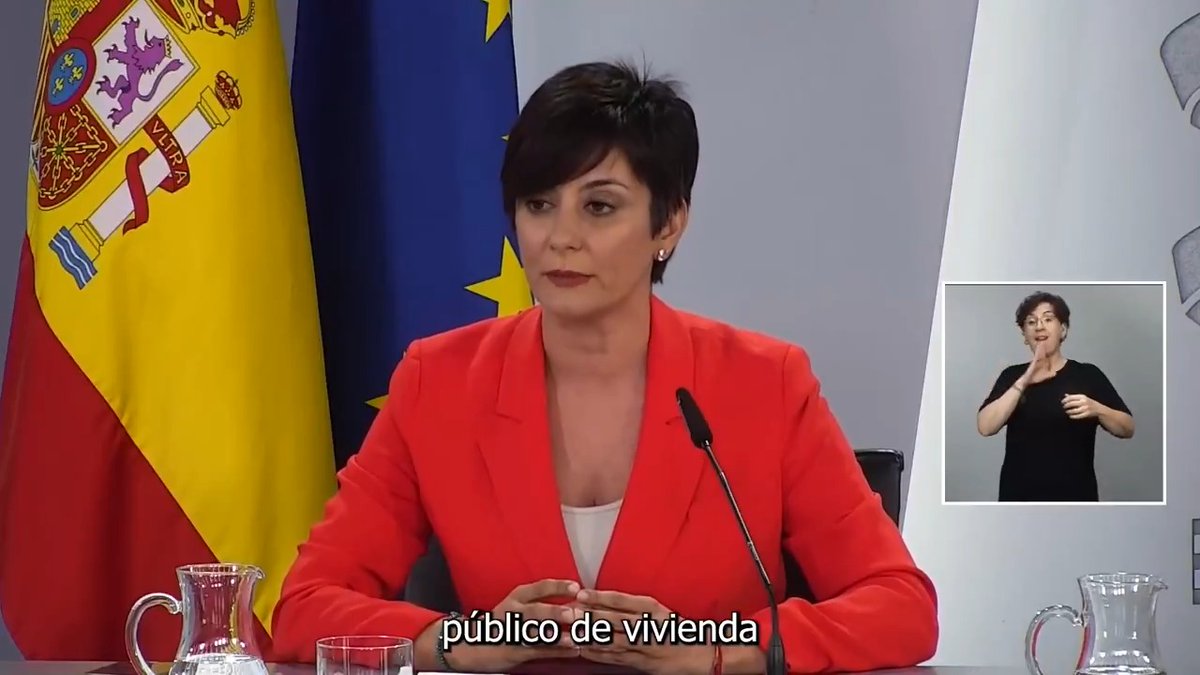 El Gobierno acuerda incorporar al parque público de vivienda las casas y suelos de la Sareb, en forma de alquiler asequible. Lo explica Isabel Rodríguez García ⬇ Lo que un día sirvió para rescatar a los bancos, que hoy sea para rescatar a las familias