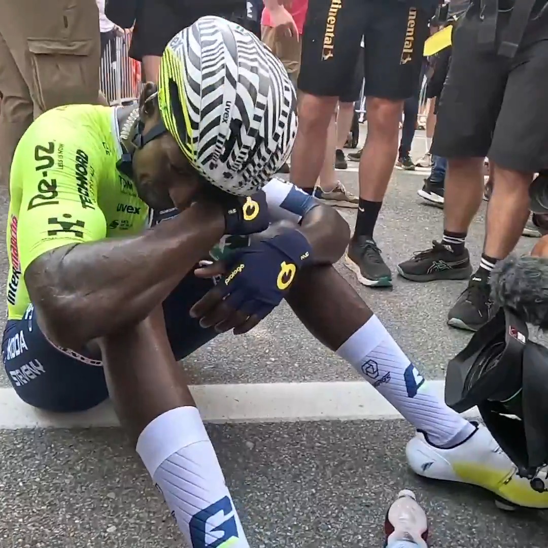 These moments with Biniam Girmay and his teammates after his historic first Tour de France stage win in 2024. 🥹 #TDF2025 📺: Peacock