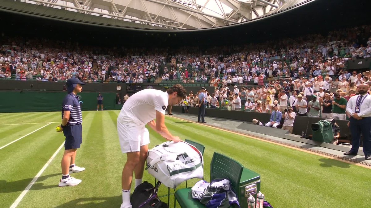 Taylor Fritz has done it! 🤩 The No.5 seed wins the fifth set 6-4 to cap off a mesmerising affair against Giovanni Mpetshi Perricard and move into the second round ➡️ #Wimbledon