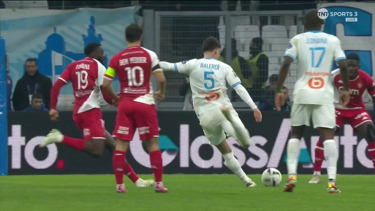 Remind you of anyone? 🇨🇭 #NUFC