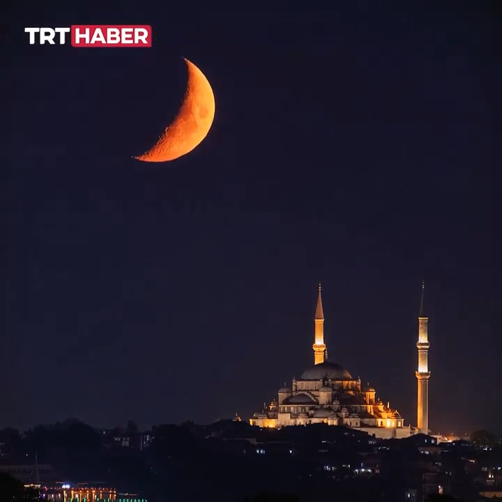 İstanbul’da hilal manzarası görüntülendi.
