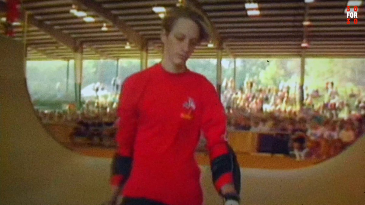 “I would say the lowest point of skate popularity was around ‘91. … It was never going to die in California. … In New York, it was so impossibly hard to keep it going.” – Tony Hawk The transition of skateboard culture in the 1990’s was steered by street skating in New York 🗽 Watch 30 for 30 ‘Empire Skate’ on ESPN+, Hulu and Disney+ 🎥