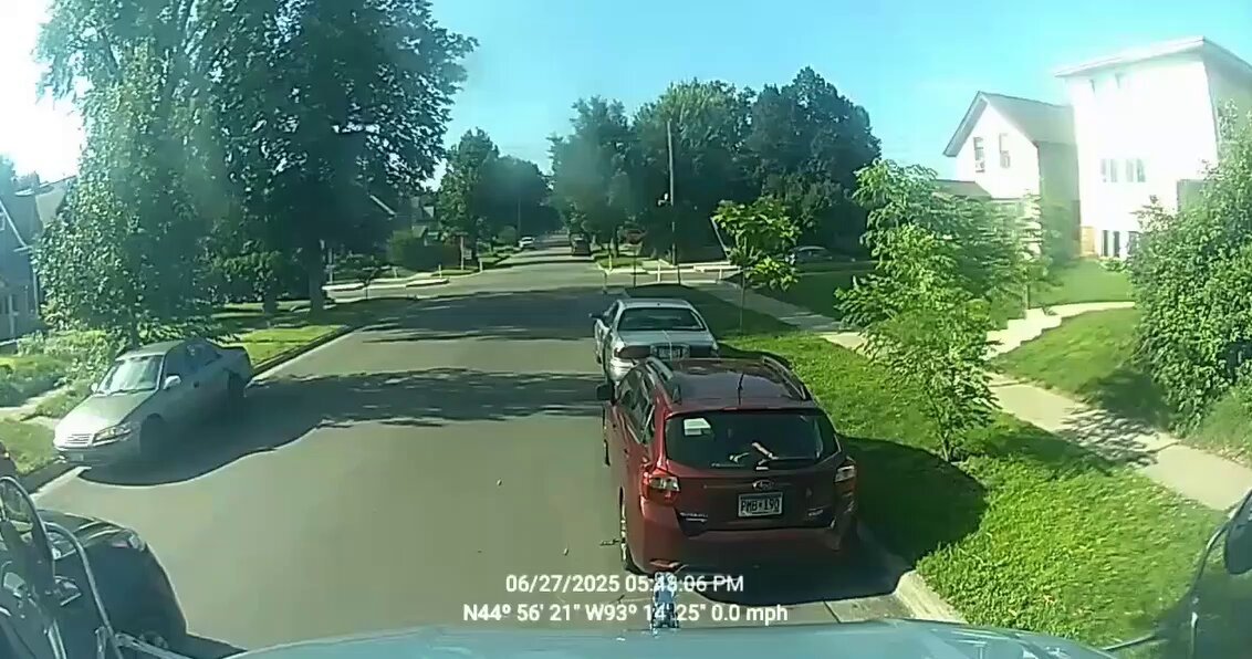 Two separate incidents by the same suspects on Friday in south Minneapolis, 35xx 22nd Ave S. Attempted auto break-in followed by an assault (clips in reverse order).