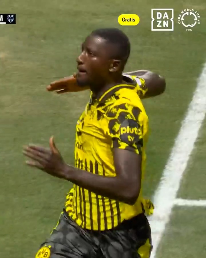 Due gol in 10 minuti โฝโฝ Dortmund avanti 2-0 grazie a un super Guirassy ๐ #DortmundMonterrey รจ LIVE su #DAZN #FIFACWC