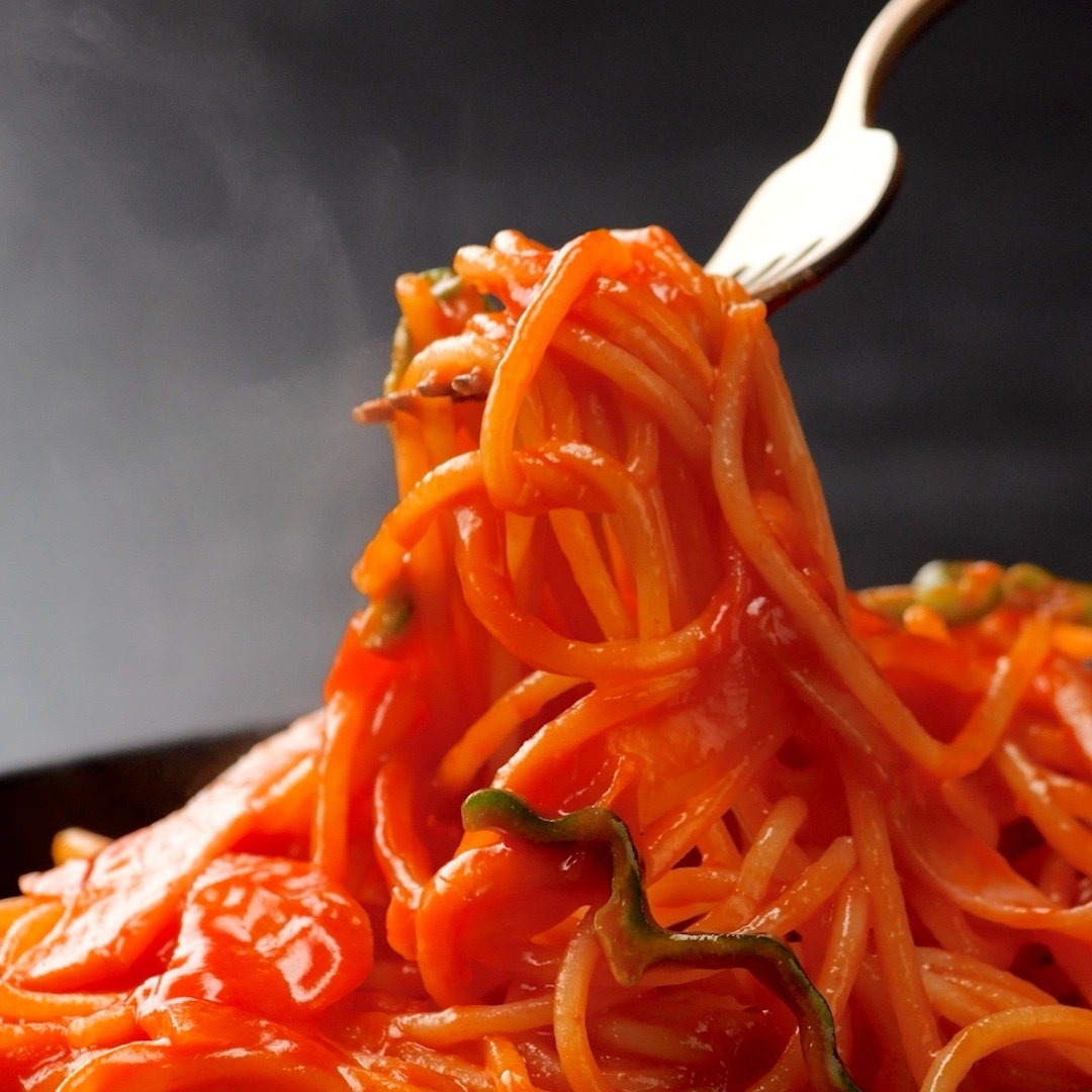 ＼ 王道ナポリタン🍝日本代表🇯🇵決定🎉／ カゴメ ナポリタンスタジアム®2025 王道ナポリタン 日本代表に輝いたのは... スパゲッ亭加良様の「鉄板焼ナポリタン」👏 お店の情報はコメント欄にて✍️ ※動画内に出てくるケチャップはカゴメトマトケチャップ（業務用）を使用しています。