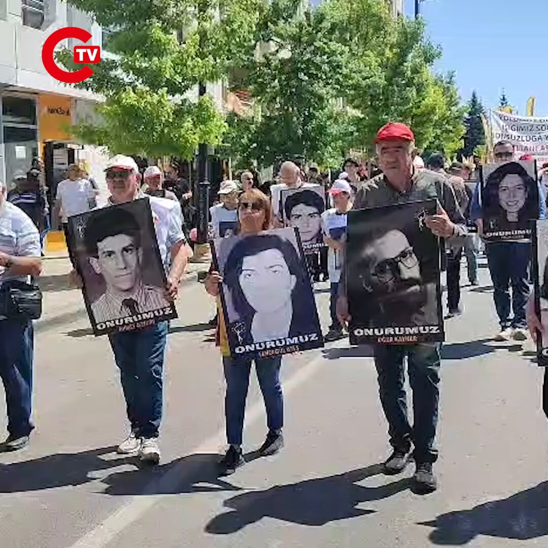 32 yıldır sönmeyen ateş... Sivas Katliamı'nın yıldönümünde yurttaşlar Madımak Oteli'ne yürüyor