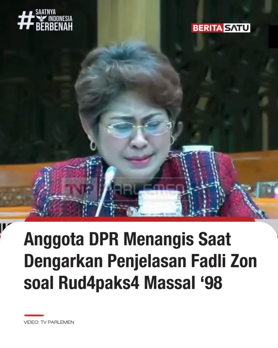 Dua anggota Komisi X DPR MY Esti Wijayati dan Mercy Christie Barends menangis saat membahas polemik rud4paks4 massal dalam tragedi Mei 1998. Momen emosional ini terjadi dalam rapat kerja bersama Menteri Kebudayaan Fadli Zon di gedung DPR Rabu (2/7/2025). Kedua legislator awalnya mengajukan pertanyaan kepada Fadli Zon mengenai pandangannya terhadap peristiwa kekerasan s3ksu4l yang terjadi saat kerusuhan 1998. Namun, jawaban Fadli yang menyatakan bahwa ia percaya telah terjadi rud4paks4, tetapi diksi "massal" masih perlu pembuktian, memicu kekecewaan dari keduanya. Update berita selengkapnya di Beritasatu TV, & YouTube BeritaSatu! #FadliZon #PenulisanSejarah #SejarahIndonesia #SaatnyaIndonesiaBerbenah #BeritaSatu