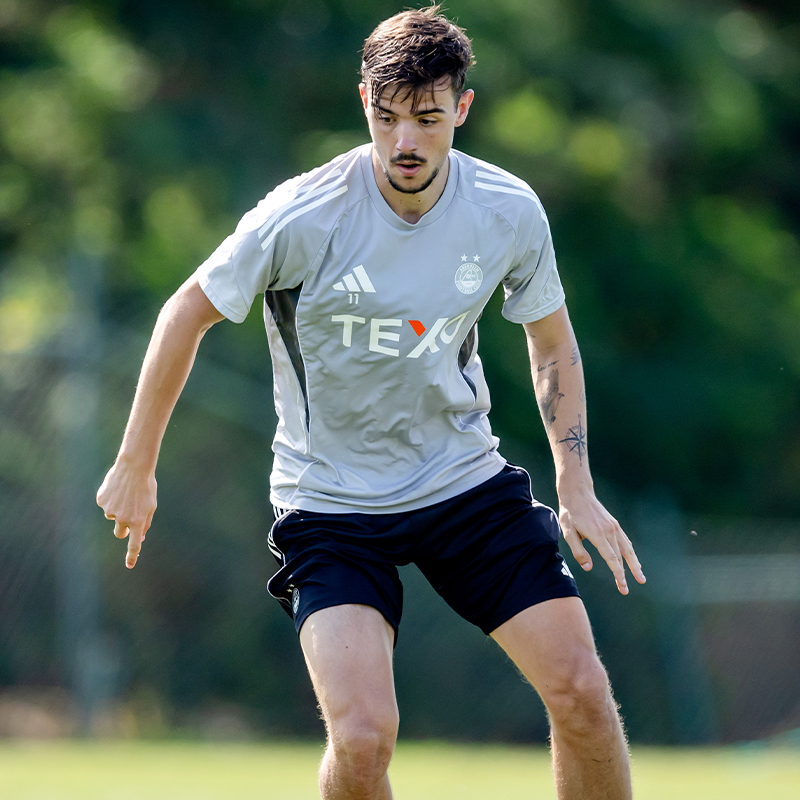 🔴 Signing for the Dons. 🤝 Settling into the squad. 🇦🇺 International aspirations. 🏡 Excitement at starting a new life in the North-east. RedTV subscribers can watch an exclusive first interview with Nicolas Milanovic now ⤵️