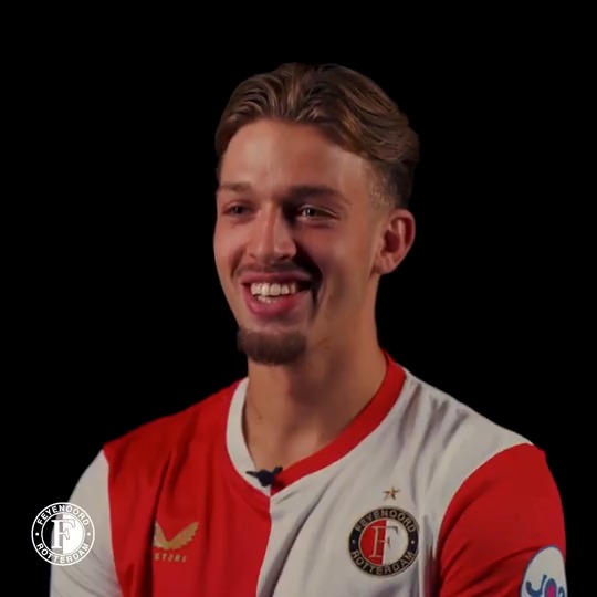 ‘Ik kreeg een DM van John de Wolf, vanuit Feyenoord was hij de eerste die me feliciteerde’ 🤝