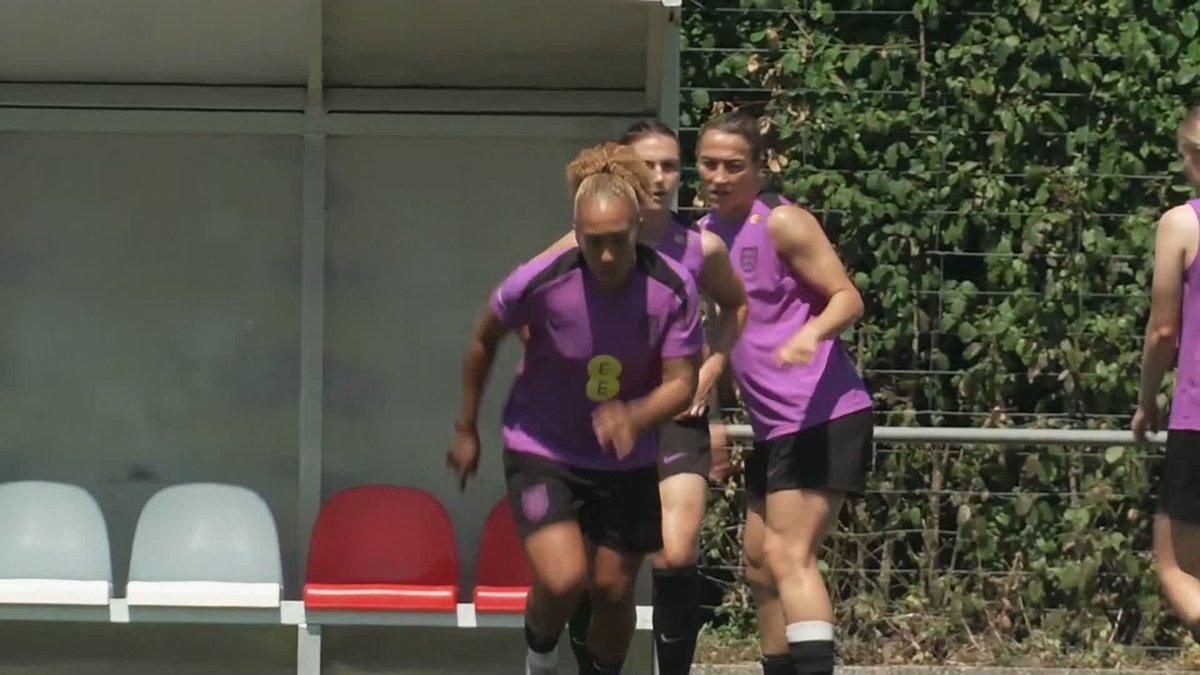🗣️ "We'll find out later in the week how ready Lauren James is - other teams fear what she can do" Anton Toloui reports from England's training session as they prepare for their first match at Euro 2025 🏴󠁧󠁢󠁥󠁮󠁧󠁿