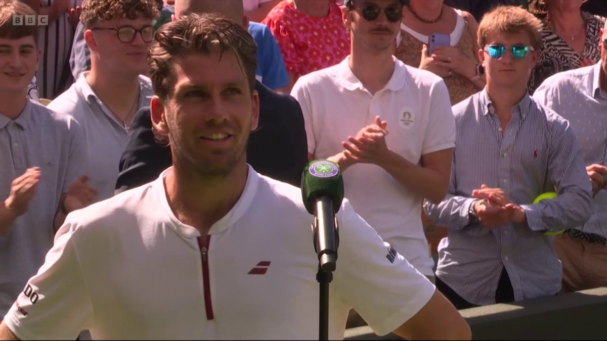 Cameron Norrie's family didn't have to travel too far to watch him this time around! ๐พ๐
#Wimbledon