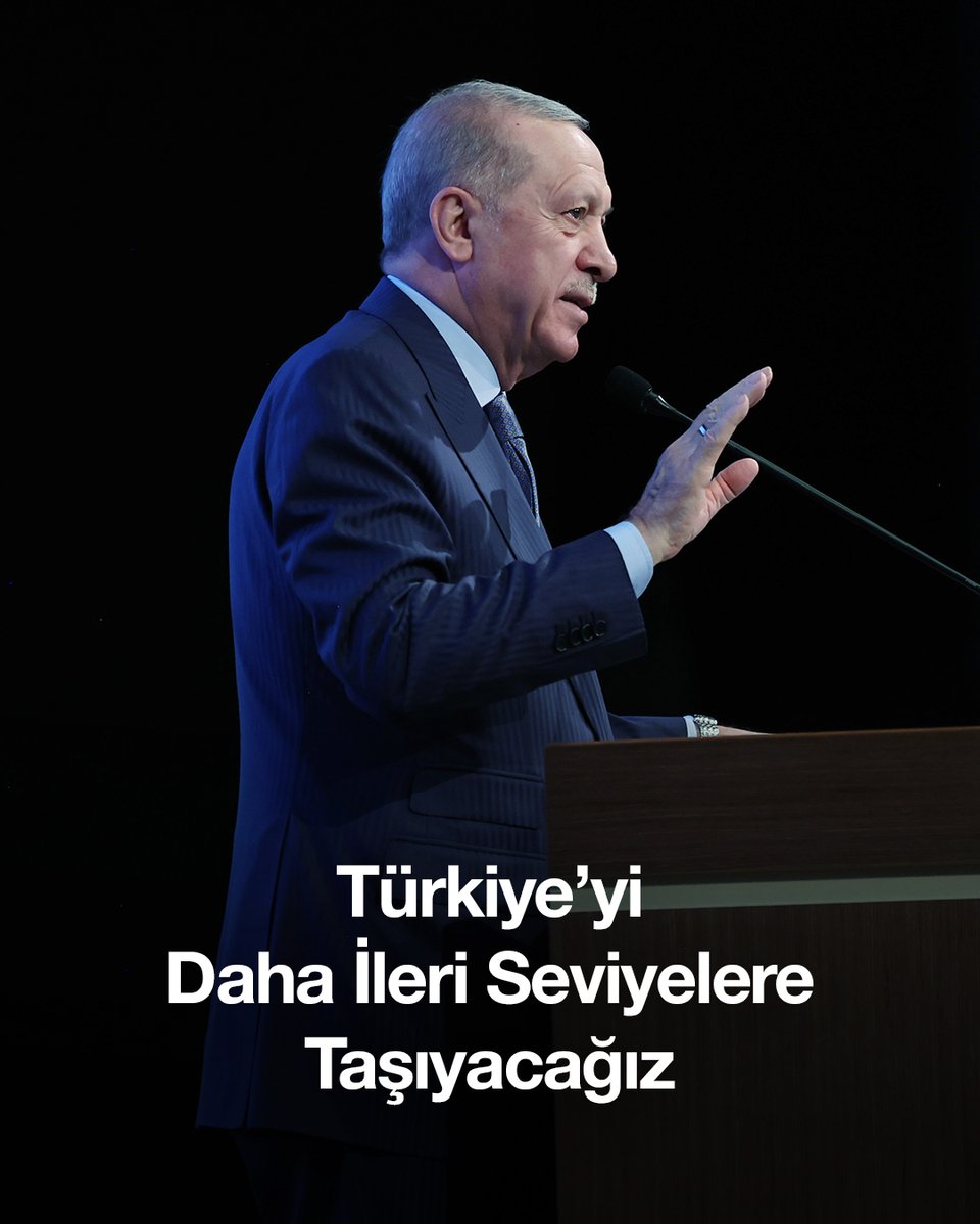 Ekonomide, dış politikada, ticarette, diğer alanlarda Türkiye’yi büyütecek, daha ileri seviyelere taşıyacak faaliyetleri aynı tempoda sürdüreceğiz. Türkiye’nin onurunu, ülkemizin saygınlığını, milletimizin izzetini ve itibarını korumakta zafiyet göstermeyeceğiz.