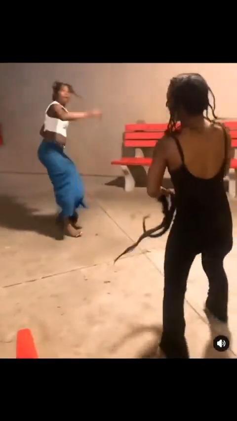 When she kicked them shoes off I knew it was over 😭😭😭🤣🤣🥊🥊