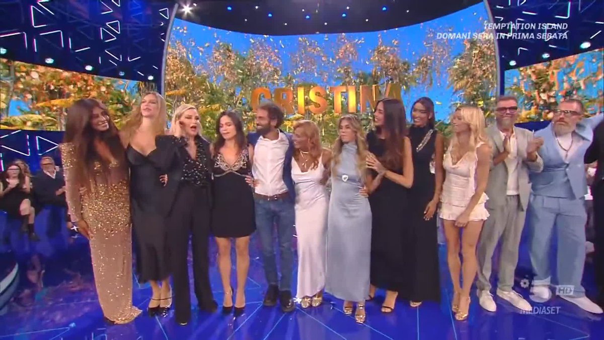 "Sei stato straordinario! Hai portato avanti da inviato quest'#Isola dei Famosi" Simona su Pierpaolo ✨