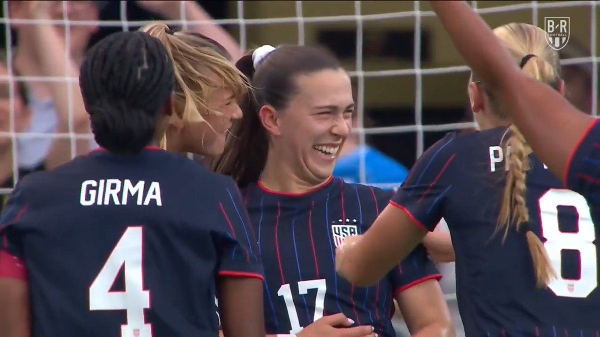 Sam Coffey strikes first for the USWNT 💥