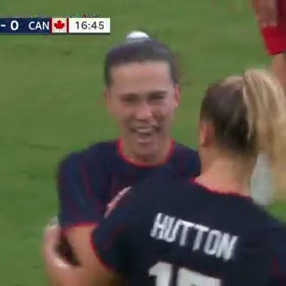 Sam Coffey fires home the loose ball as the USWNT takes a 1-0 lead over Canada! 📺 Telemundo, NBC Universo & Peacock