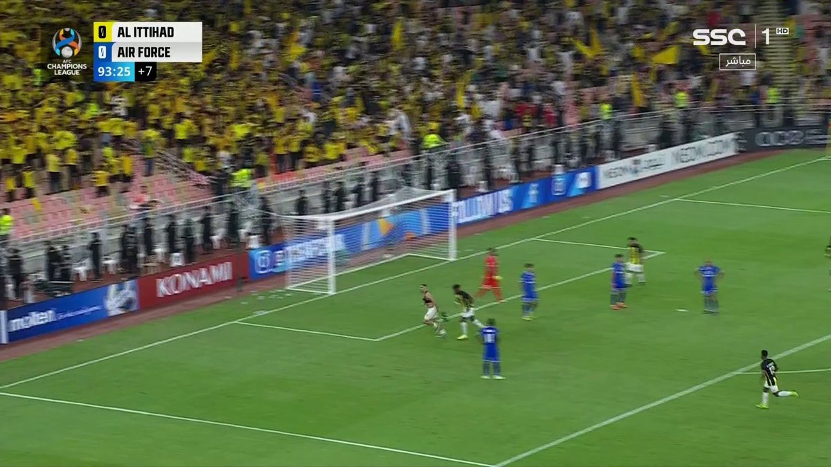 بعد "فوز الهلال" "علي الستي" ارتفع سقف طموح الهلاليين واعارة "عبدالرزاق حمدالله"الهداف بارع خطوة مهمة اتوقع سيسجل هدفين بشباك #فلومينينسي ويتآهل #الهلال لدور 4️⃣ في #كأس_العالم_للأندية_2025 ويردد المعلق #حمدالله_قول #حمدالله_هلالي #الهلال_فلومينينسي