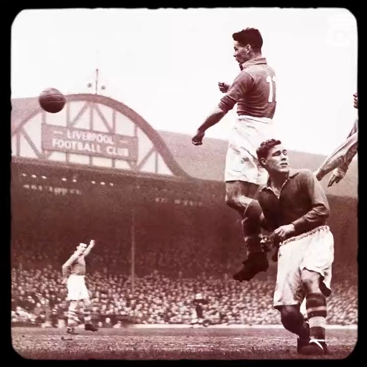 On this day in 2001, Liverpool legend Billy Liddell sadly passed away The Scottish striker scored a phenomenal 2⃣2⃣8⃣ goals in 534 #LFC appearances Liddellpool ✊🔴