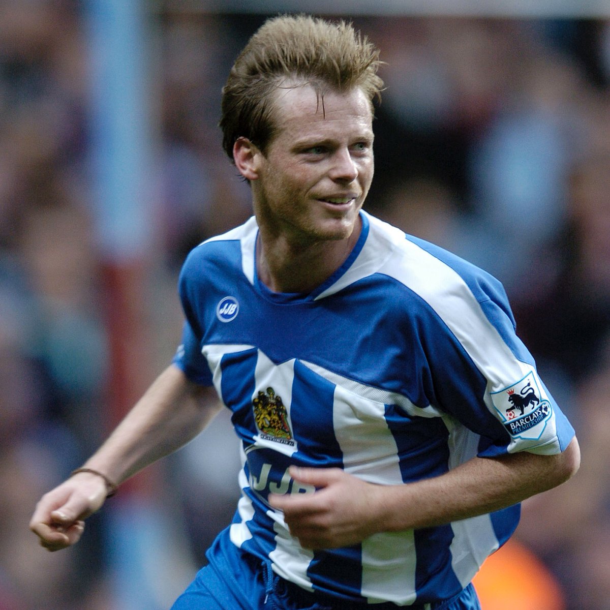 A sublime first-time strike from Alan Mahon at Villa Park. 😍 #wafc 🔵⚪️ | #GoaloftheDay