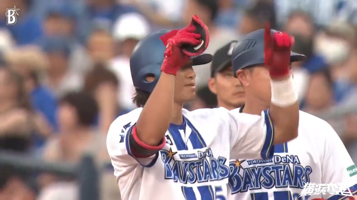 さらに昨日のヒーロー #井上絢登 選手🪐の強烈な打球がライトのグラブを弾き、2塁ランナーの #松尾汐恩 選手が同点のホームイン✨ 1回裏 DB 3 - 3 D #横浜奪首 #baystars
