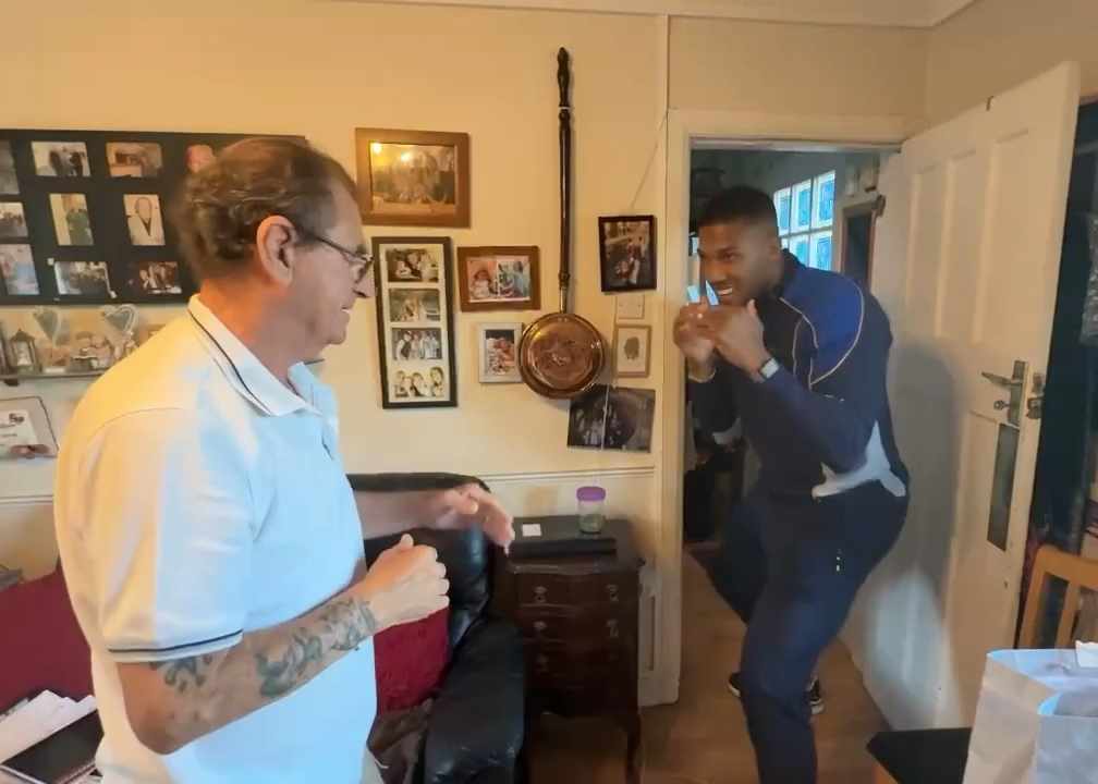 Anthony Joshua pays his former amateur coach John Oliver of Finchley ABC a visit, and they couldn’t resist going through the motions.