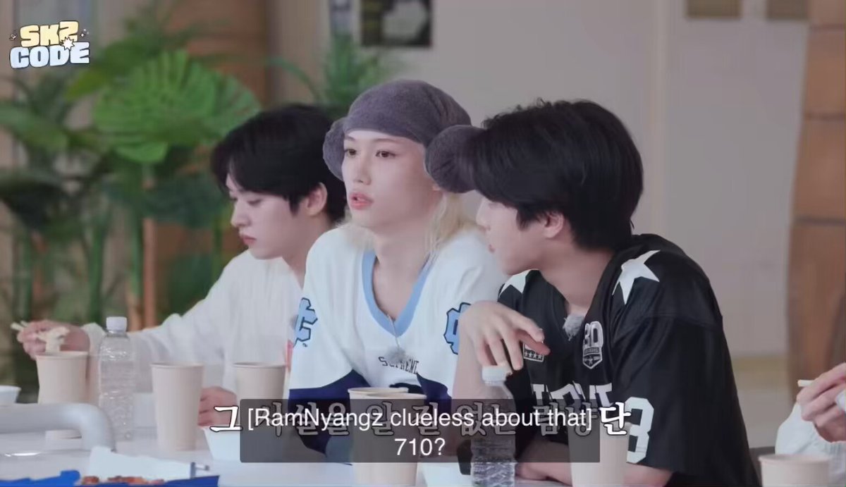 felix was so sad that he couldn't bet higher than 710 so chan and leeknow decided to team up with them 😭 chan said felix looked so pitiful