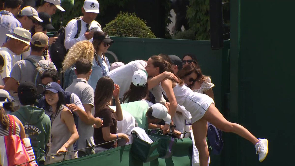 Historic moment for Turkish tennis 🇹🇷 World No.88 Zeynep Sonmez is the first player from Turkey to reach the third round in singles at a Grand Slam in the Open Era! #Wimbledon