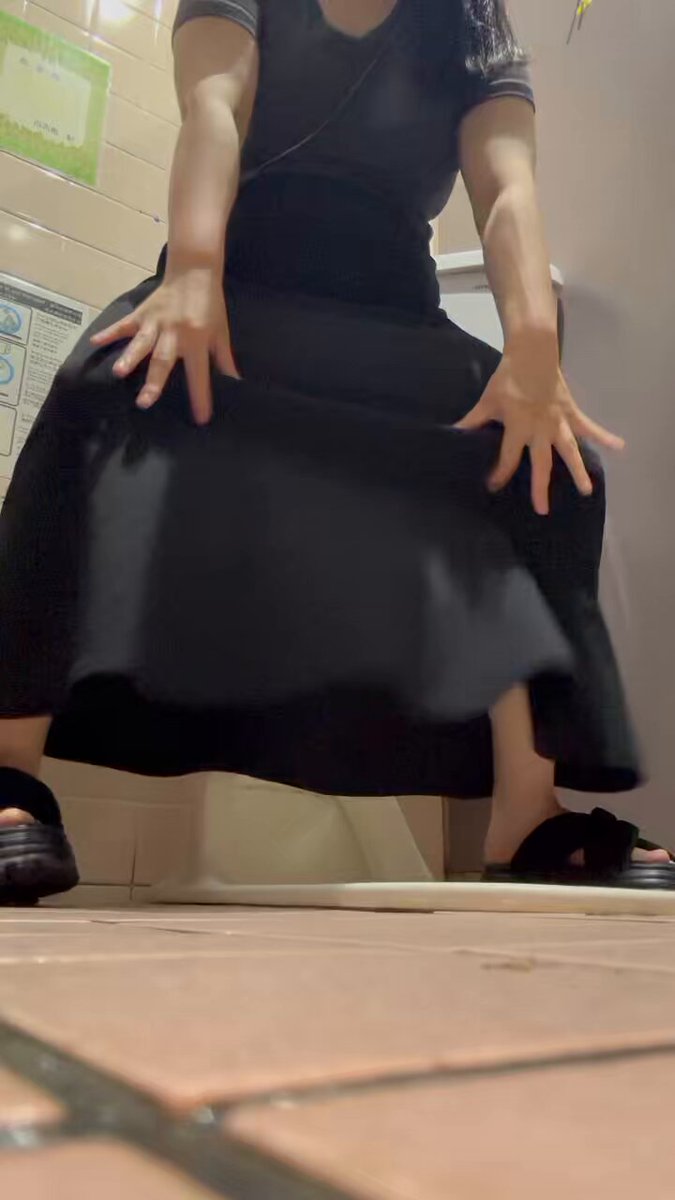 こんな事してキモすぎ💢💢💢💢💢