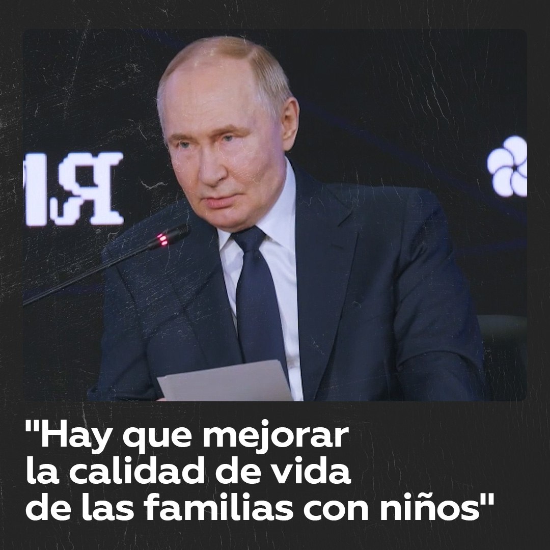 🇷🇺👨👩👧Putin llama a que la familia tradicional sea la nueva moda en Rusia La familia numerosa tradicional debe convertirse en una "TENDENCIA DE MODA" en Rusia, declaró este 3 de julio el presidente del país. Sepa más👇
