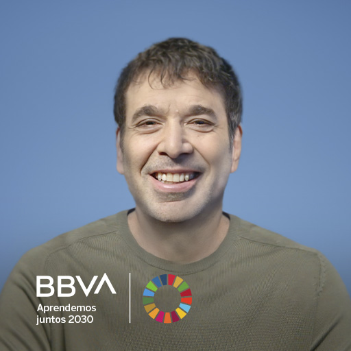 “Cuando una persona mira a otra y le dice ‘Te quiero’, en ese momento esa palabra construye la realidad, abre una puerta que antes no estaba abierta”. Ese es el poder transformador de las palabras. Con Mariano Sigman, neurocientífico.