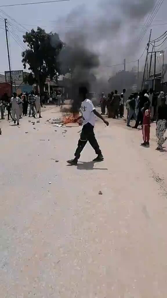 🚨 The Conclusion of 34 years of secessionists isaaq clan regime calling itself “somaliland” in north-west Somalia 🇸🇴 Today in Hargeisa town where the secessionists are fighting within clan lines. Garaxajiis Clan against habar awal clan.