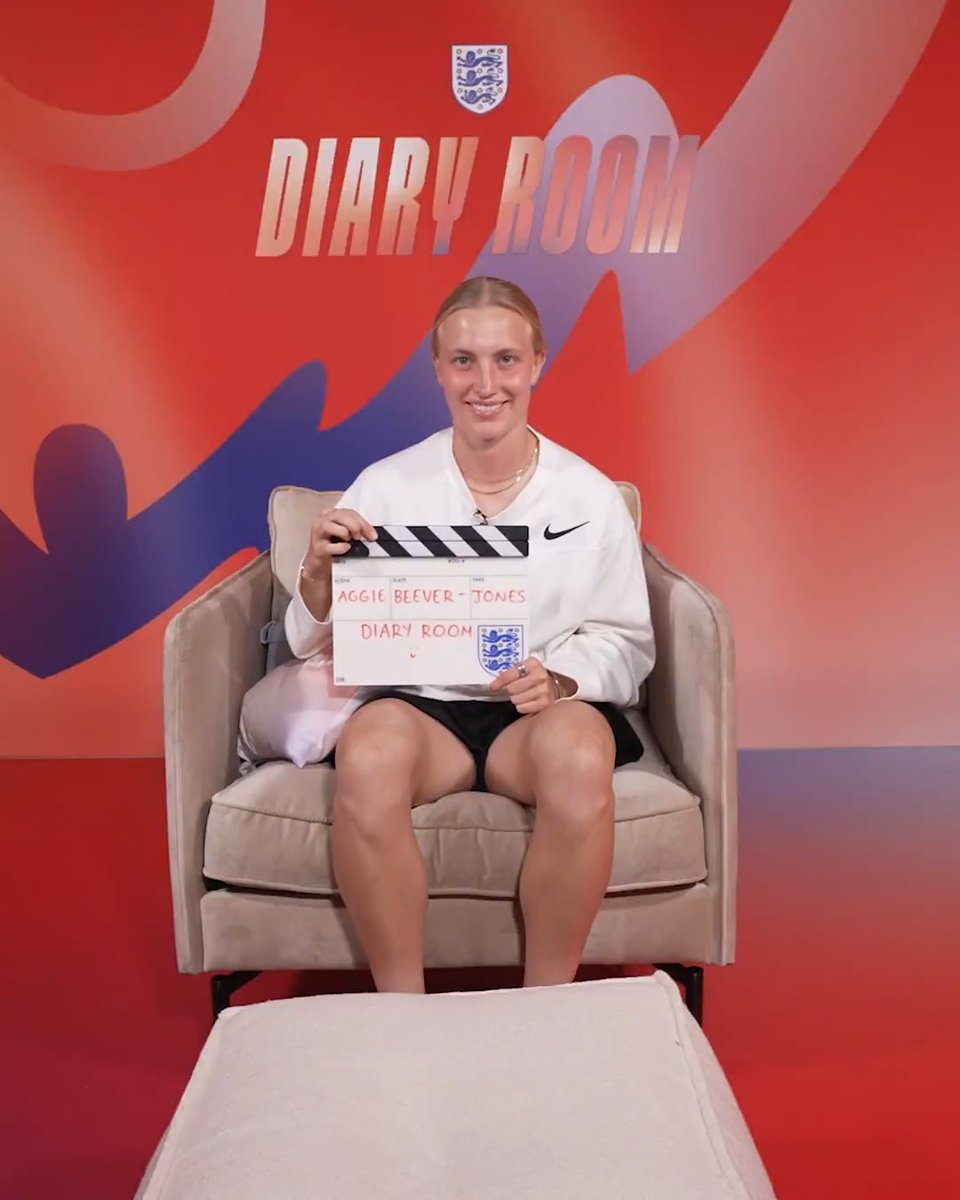 Our next guest to join us in the Diary Room: it’s @AggieBJones! 👋