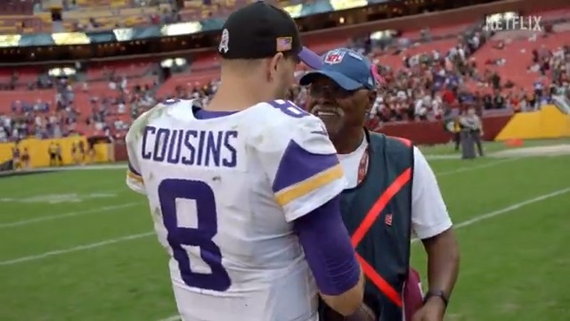 This wholesome moment between Kirk and a Commanders equipment manager 🥹