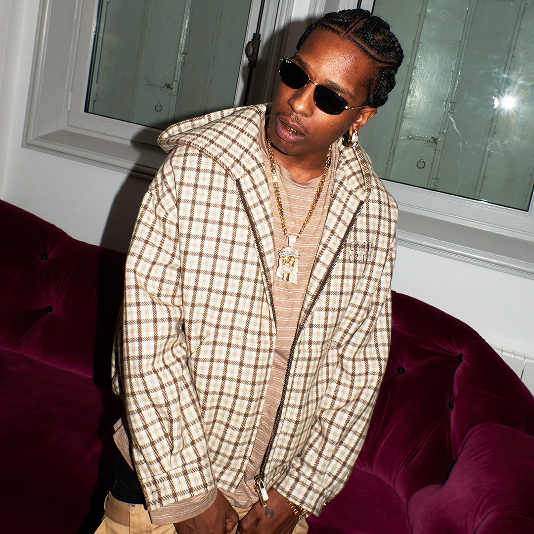 .LORD FLACKO JODYE II hints at what’s coming next in his interview with Mehdi Maïzi. Listen to his new song, “pray4dagang,” exclusively on Apple Music and watch the full interview shot in Paris at 9pm PT tonight.