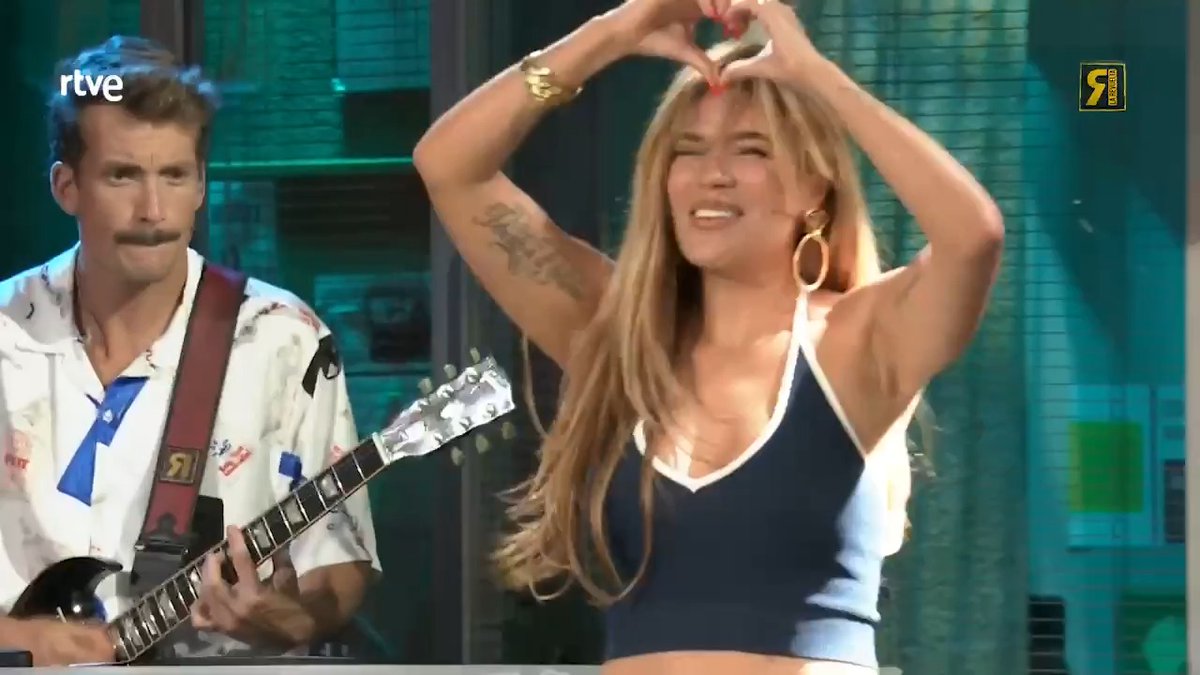 🔥 LA BICHOTA 🔥 Es que está aquí KAROL G 👏🏻 #LaRevuelta LABICHOTA