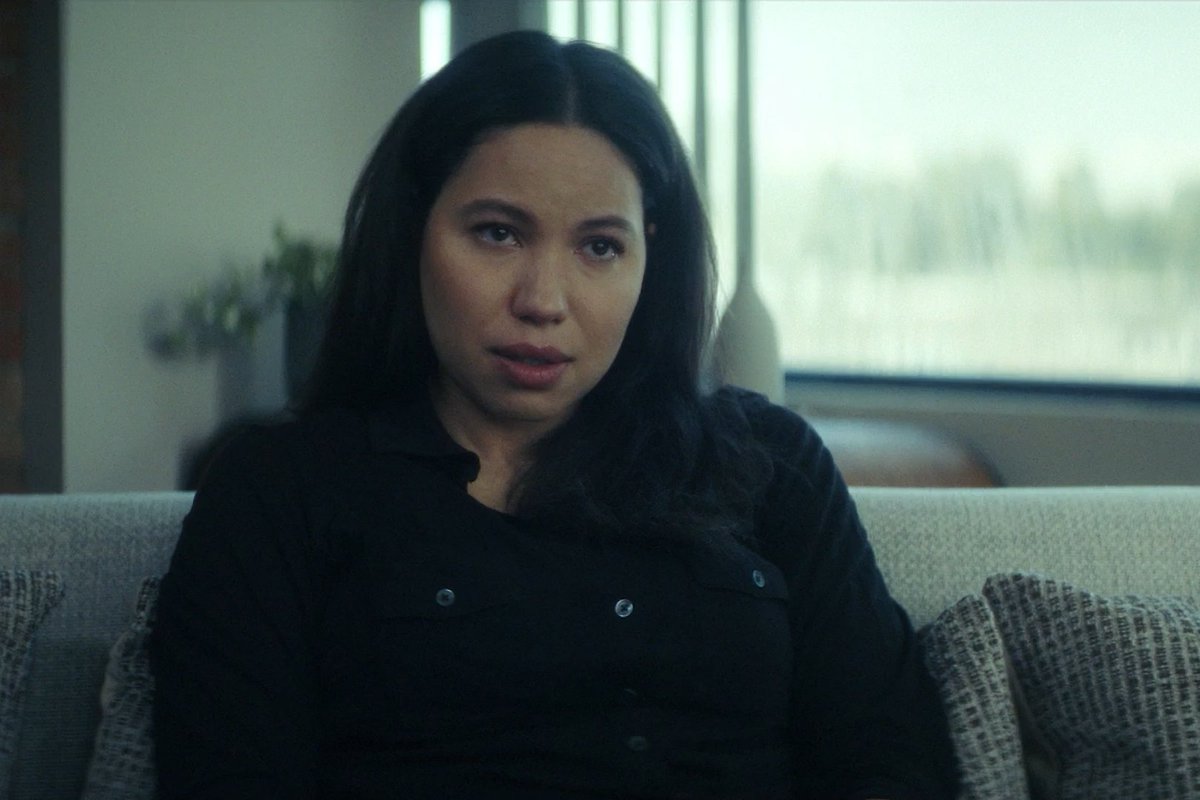 The perfect candidate to catch an arsonist. A new episode of #Smoke is now streaming.