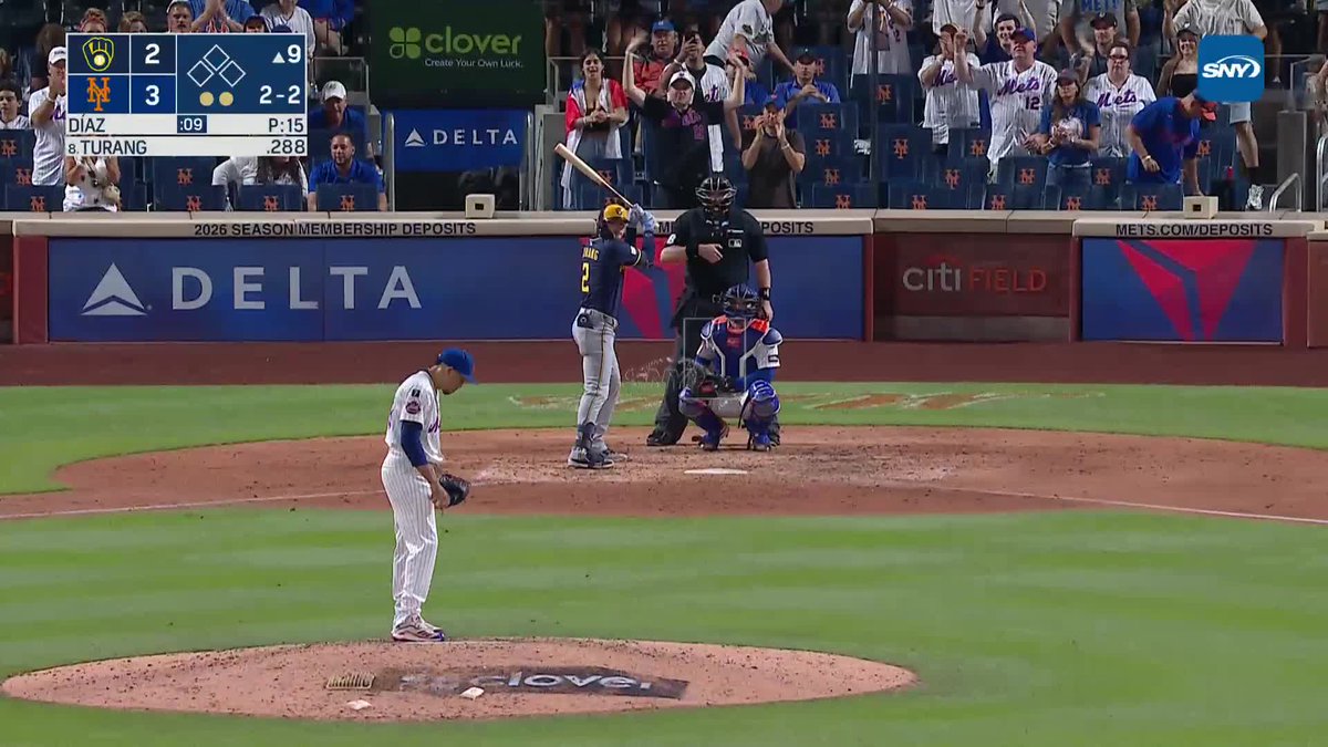 This crowd is so sick. Regular season game in July vs the Brewers and Citi Field is rocking 🔥