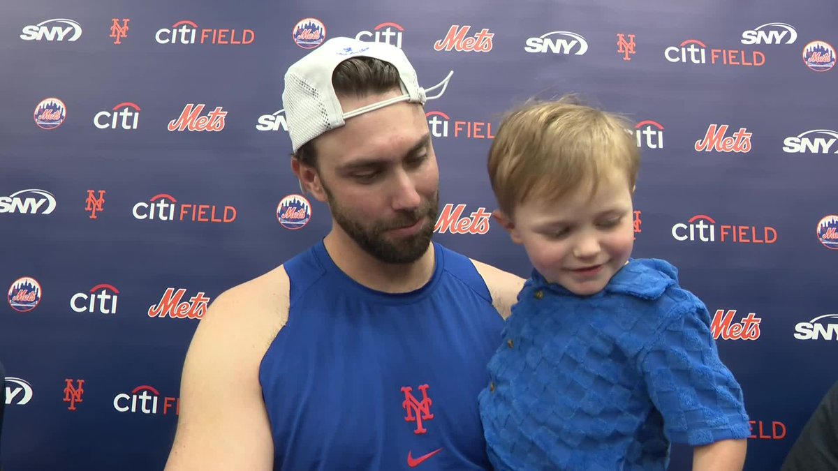 .Steve Gelbs asked David Peterson's son how his father pitched tonight: "Good." David: "Can you give (the microphone) back to Steve, please?" 😂