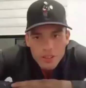 #EntérateTH🗣️| El boxeador Julio César Chávez Jr. habló en 2022 sobre su relación con Ovidio Guzmán, alias “El Ratón”, a quien describió como “una gran persona” y “tío” de una niña que considera su hija. El hijo de la leyenda del boxeo expresó sus respetos hacia el hijo de “El Chapo”.🤐 El video ha cobrado relevancia luego de que Chávez Jr. fuera detenido en Estados Unidos por el ICE, acusado de presunta participación en crimen organizado y tráfico de armas. 🚔