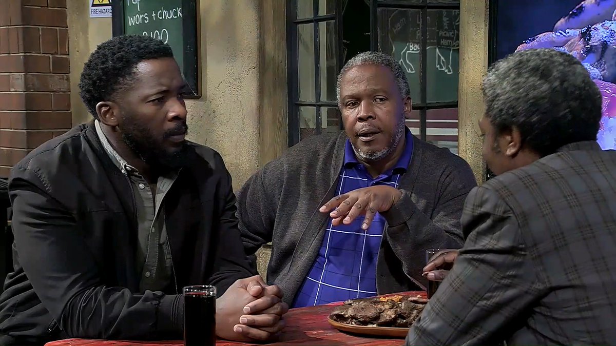 Umalume uthi uNhloso makamnike uMaDlomo isidliso sothando ukuze avume isthembu! Why must culture only be enforced when it suits the man? #etvScandal