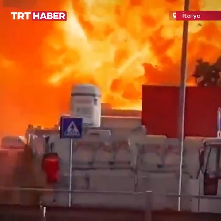 İtalya'nın başkenti Roma'daki bir akaryakıt istasyonunda patlama meydana geldi.