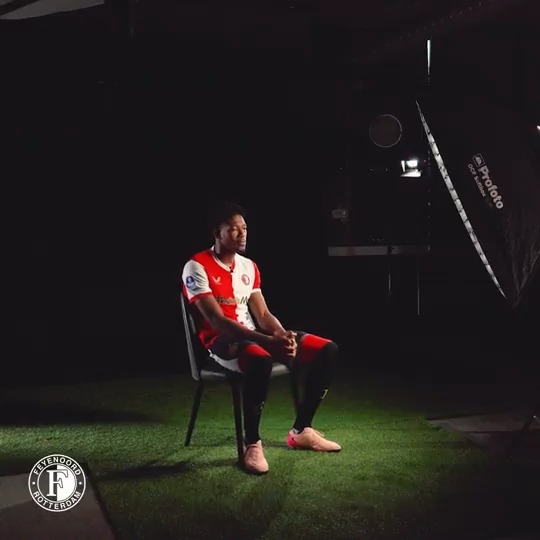 ‘Als kind heb ik Robin van Persie veel zien spelen. Speciaal dat hij mijn trainer is’