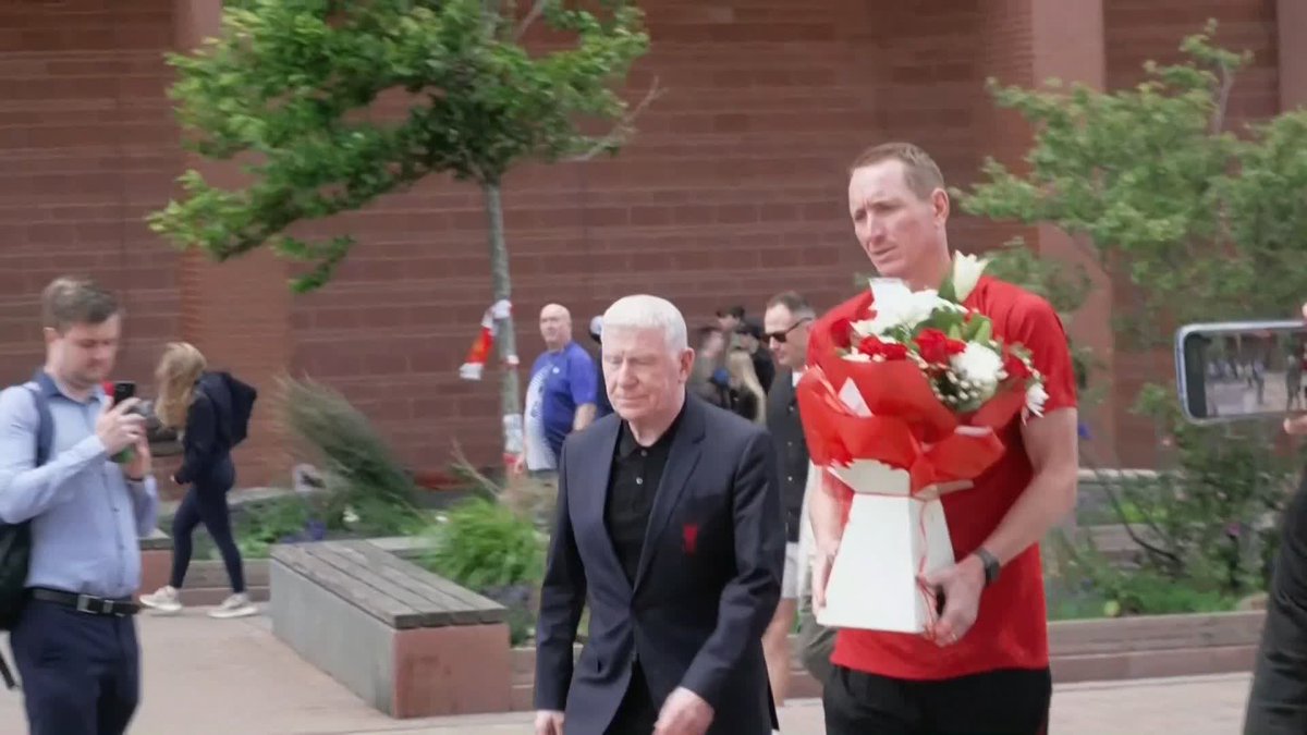 Former Liverpool goalkeeper Chris Kirkland laid flowers at Anfield today on behalf of the club's foundation after the passing of Diogo Jota.