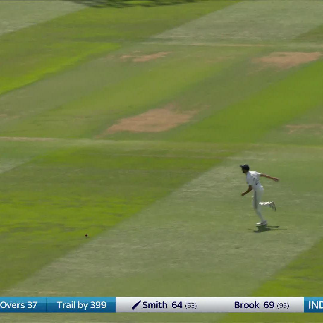 Jamie Smith with back-to-back boundaries to start the 38th over 🔥 He's absolutely flying here 😍